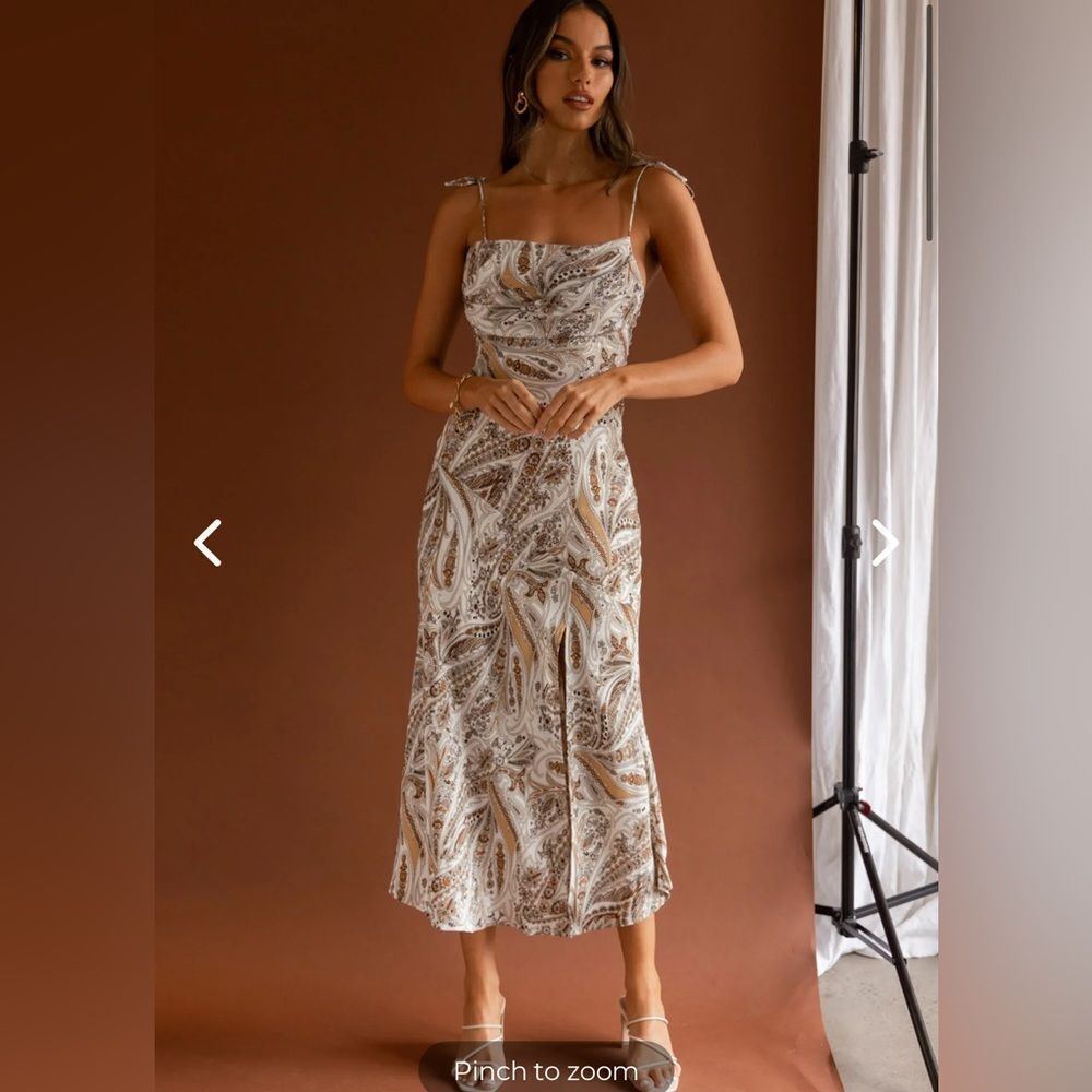 ABOUT TOWN TIED SHOULDER MIDI DRESS PAISLEY WHITE by Selfie Leslie - Picture 5 of 6